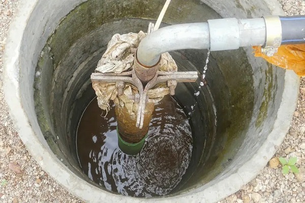 Tình trạng nguồn nước giếng khoan hiện nay bị ô nhiễm trầm trọng